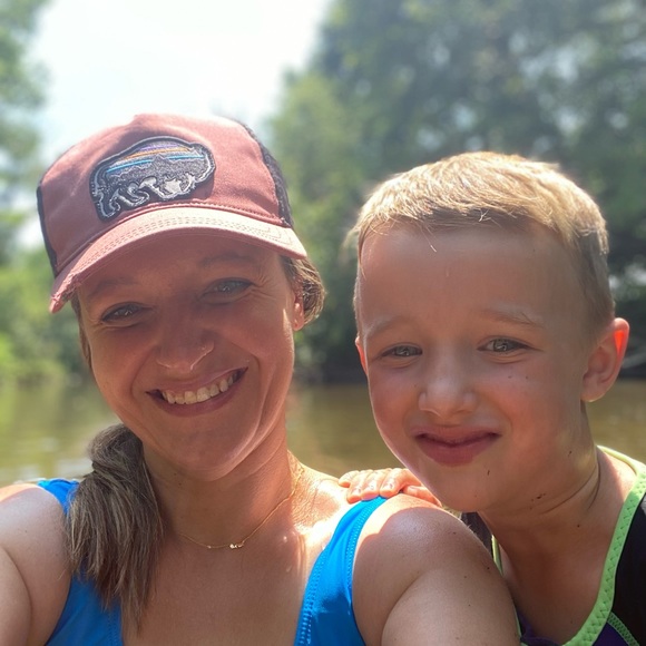 Meet your Posher, Jessica - Picture 2 of 3